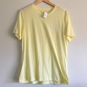 🌸Light yellow mission beach surf co t shirt🌸